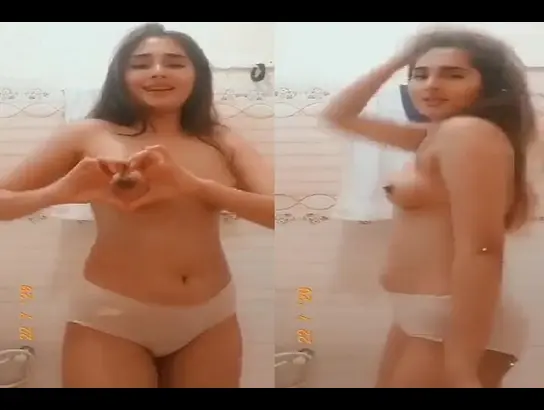 Watch this hot schoolgirl in a sans-bra get naughty in MMS