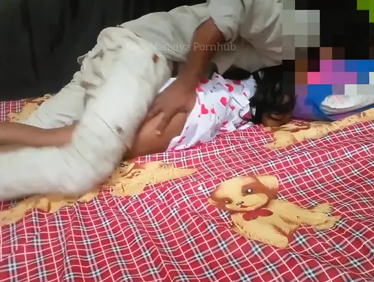 Witness this torrid Sri Lankan couple's messy chat hand job & insatiable school hook-up in A Sri Lankan couple is having hook-up while talking sloppy in love